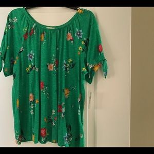 Short sleeved top